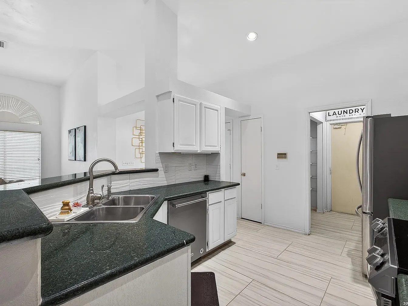 9310 Marblehill Dr — Photo 4