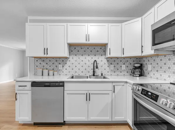 2227 Pinehurst St, Stillwater, MN 55082