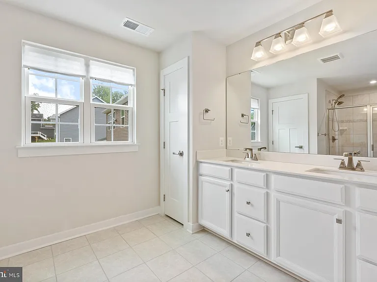 8378 Legacy Cir — Photo 20