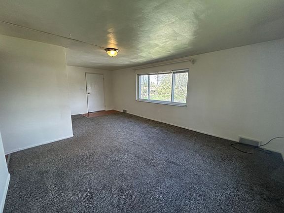 2nd image of 632 W Poplar St #C
