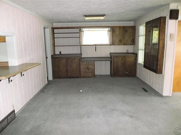 3rd image of 1401 Washburn Ave