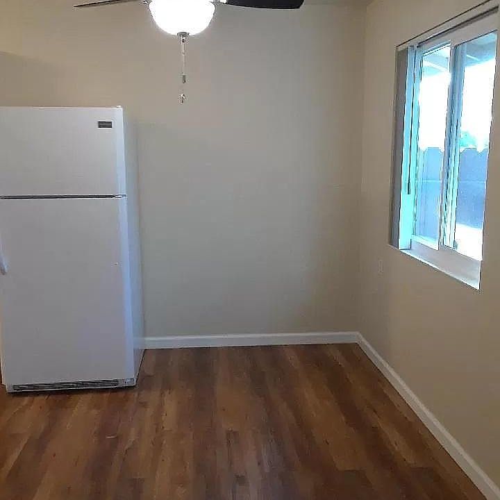 1st image of 505 Thompson Ave APT B