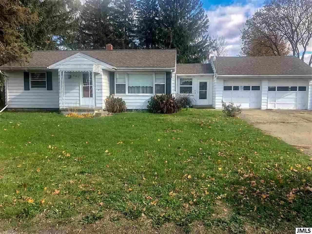 331 Cherokee Ln photo 1