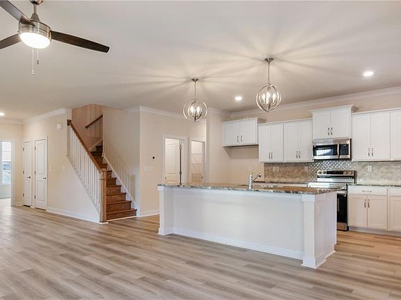 5th image of 152 McPherson Rd