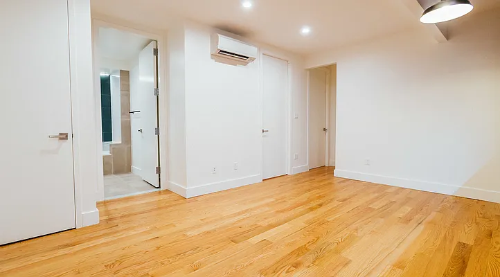 Rented by Nooklyn NYC LLC | media 8