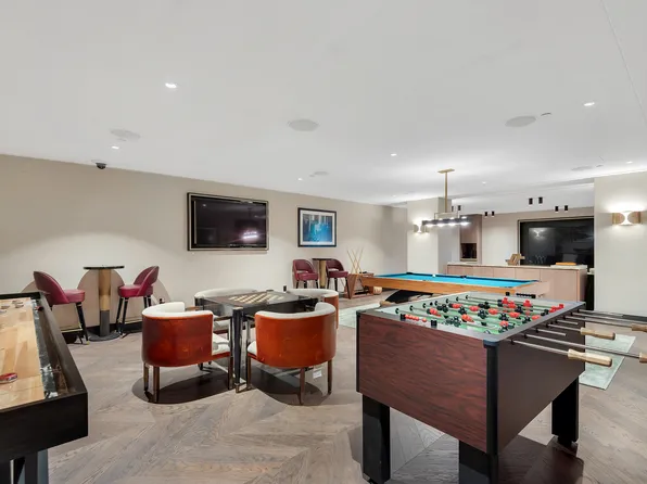 515 West 18th Street image 11 of 12