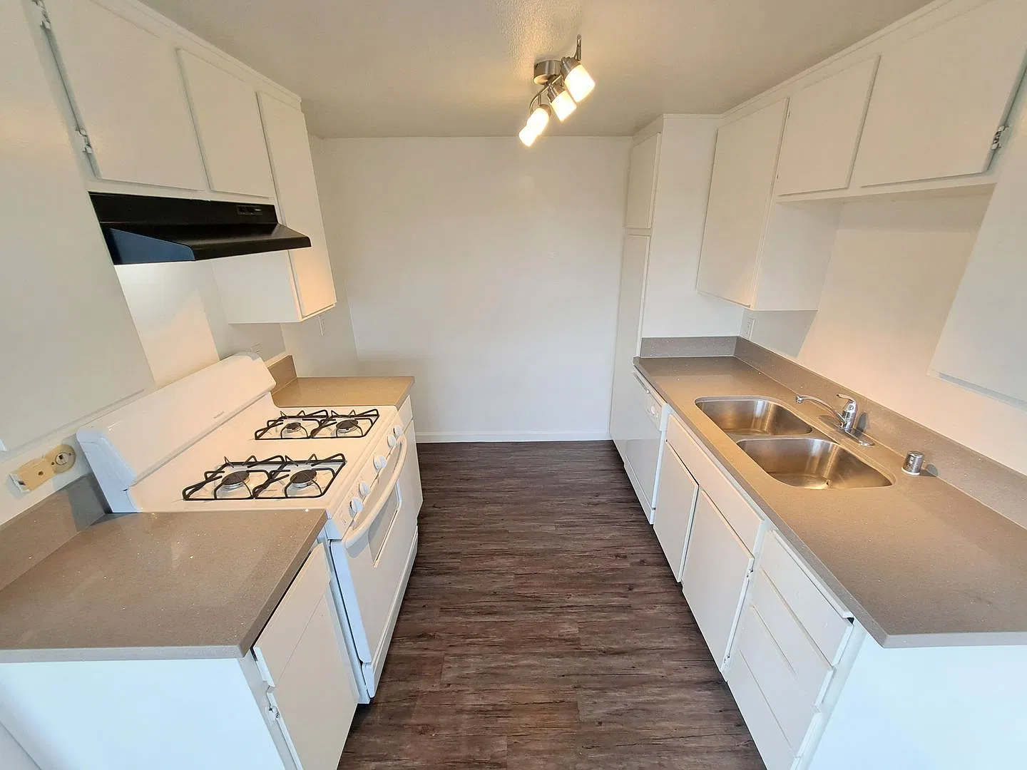 Brookhurst Way Apartments (Franciscan Garden Apartments) — Photo 4