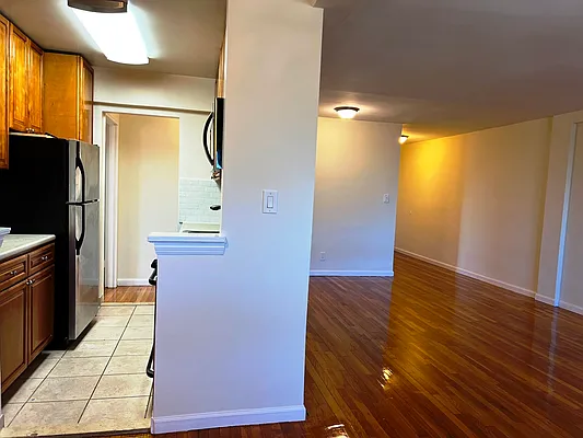 Rented by Prime Realty | media 10