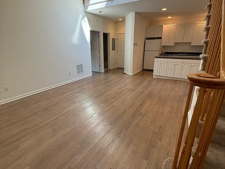 2435 Bedford St #21CC — Photo 4