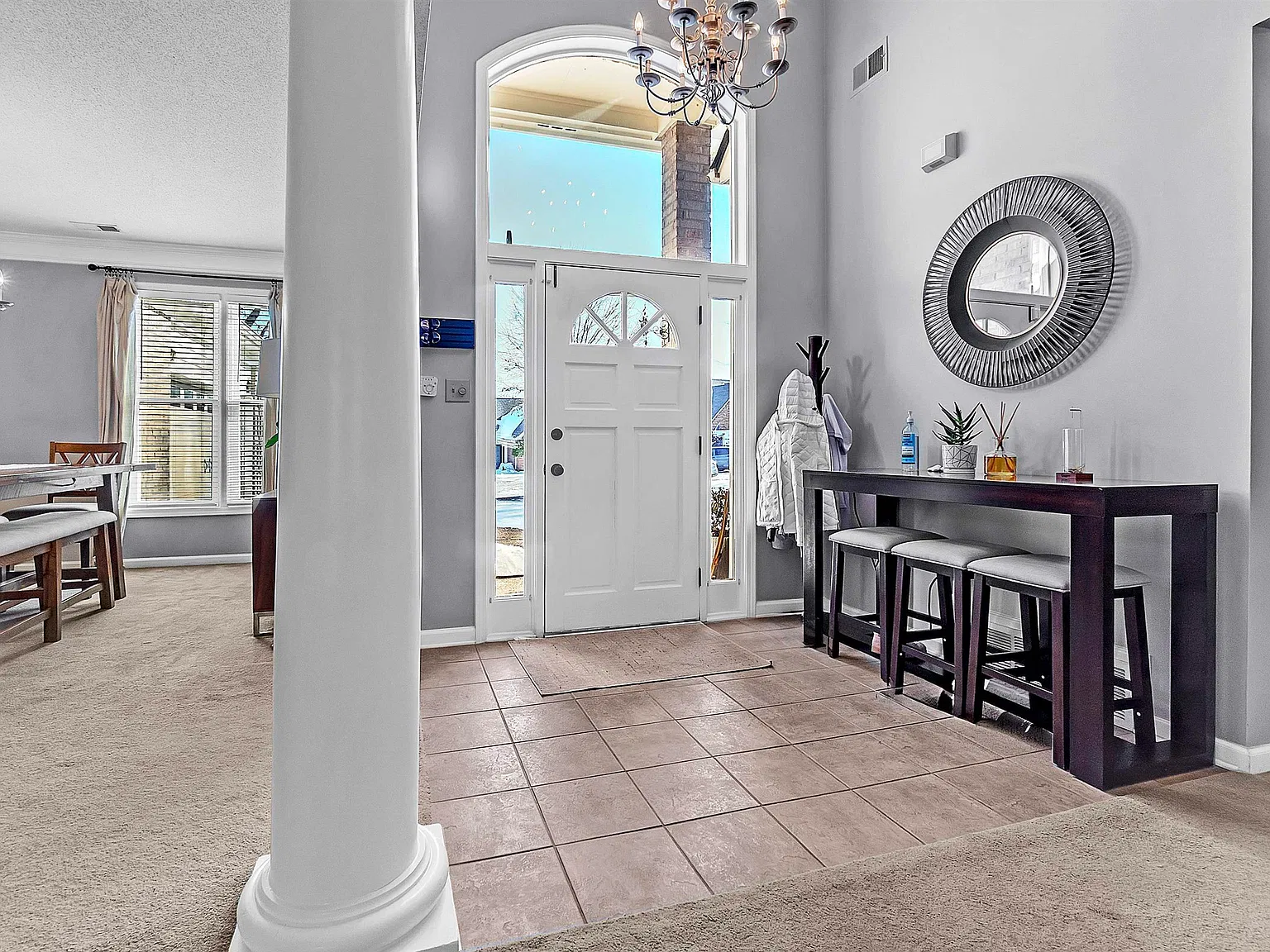 4 bed, 4.0 bath, 4063 sqft, $3,500 — Photo 2