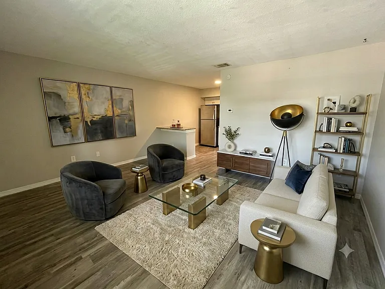 Janie B Apartments — Photo 9