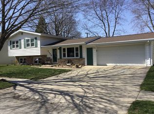 2406 Linden Ave, Iowa Falls, IA 50126