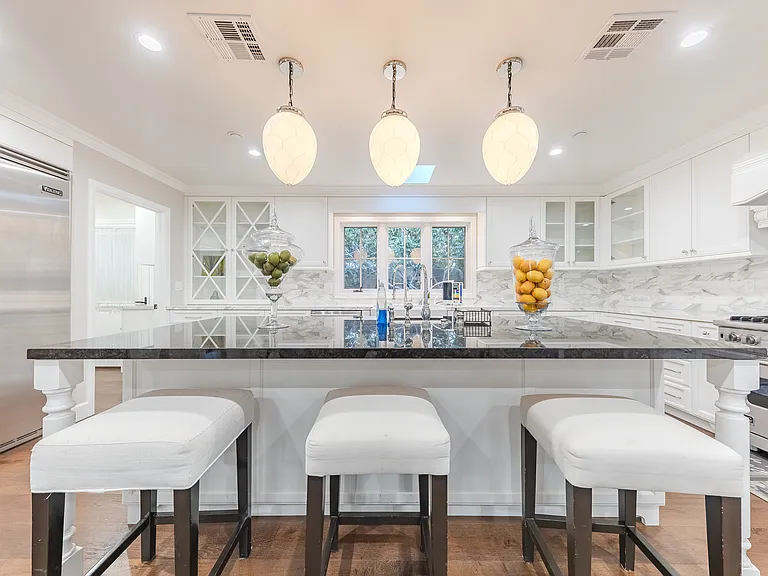 325 W Bellevue Dr — Photo 18