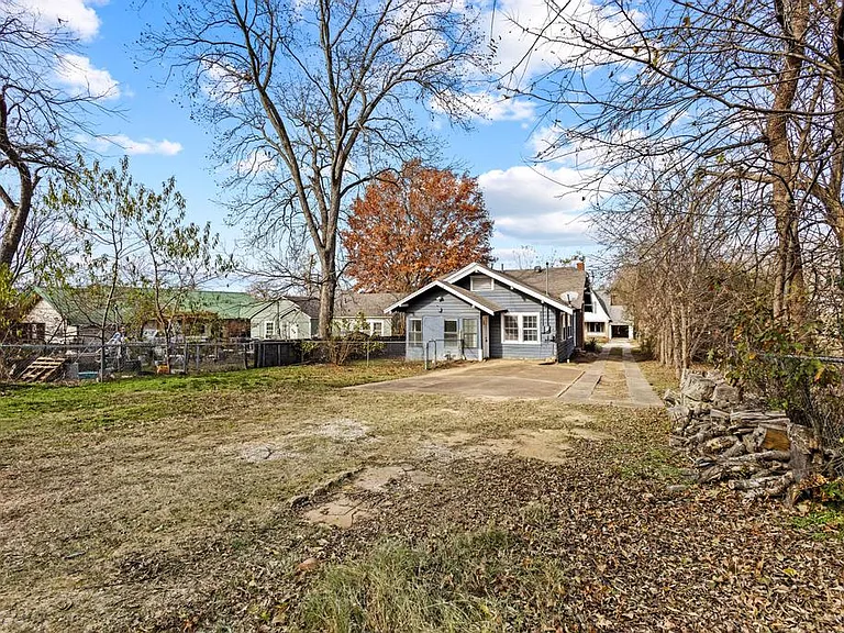 1310 W Morton St — Photo 37