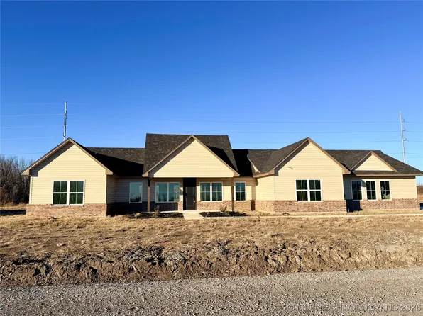 215 W 481st Rd, Pryor, OK 74361