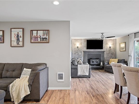 5th image of 920 87th Ave NE