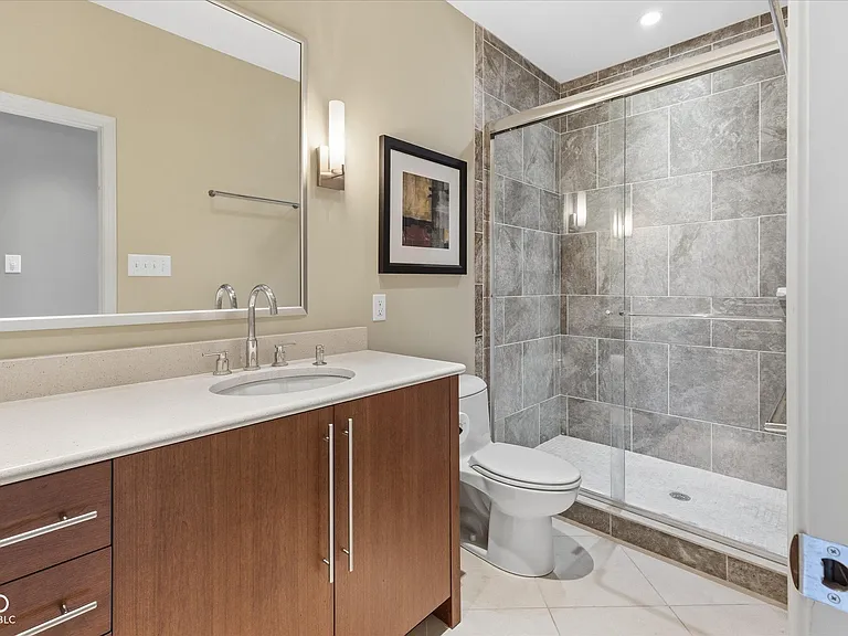 435 Virginia Ave #604 — Photo 22