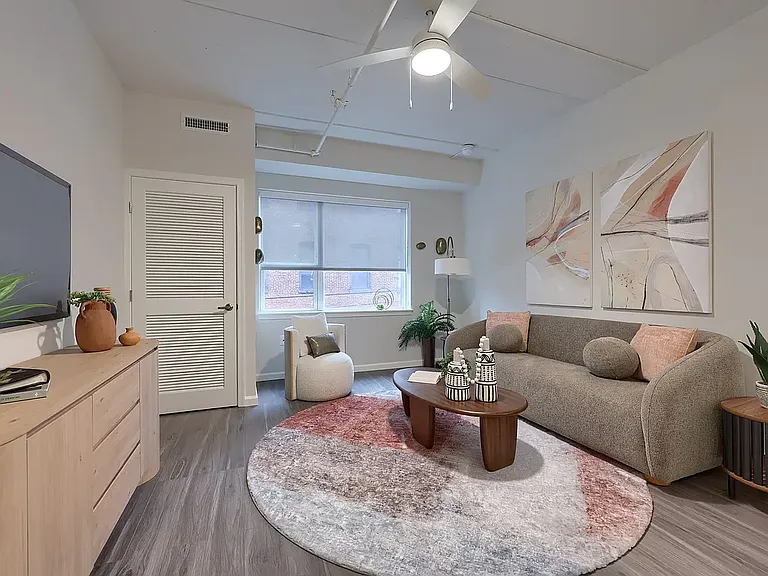 Gallery 118 — Photo 15