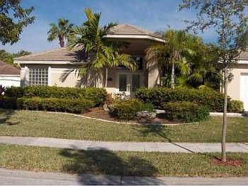1st image of 169 Montclaire Dr