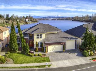 4062 NE Fairview Lake Way, Fairview, OR 97024