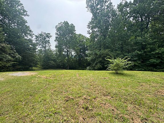 4th image of 852 Incline Rd