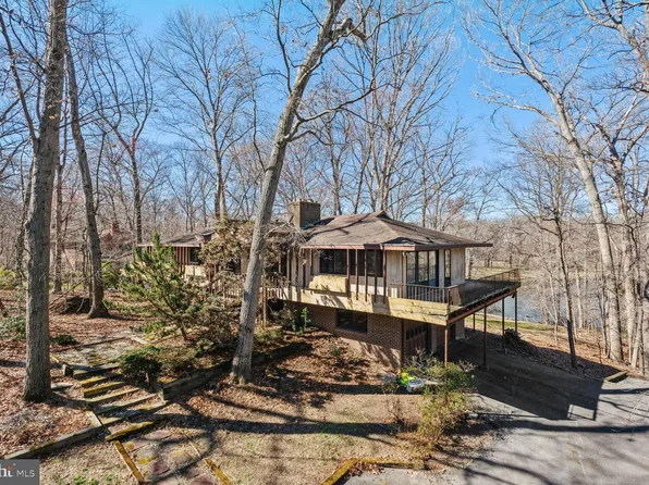 10116 Captain Hickory Pl, Great Falls, VA 22066