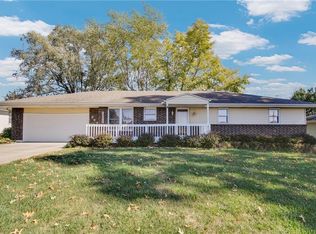 844 E 1st St, Peculiar, MO 64078