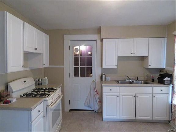 2nd image of 1316 Seymour Ave