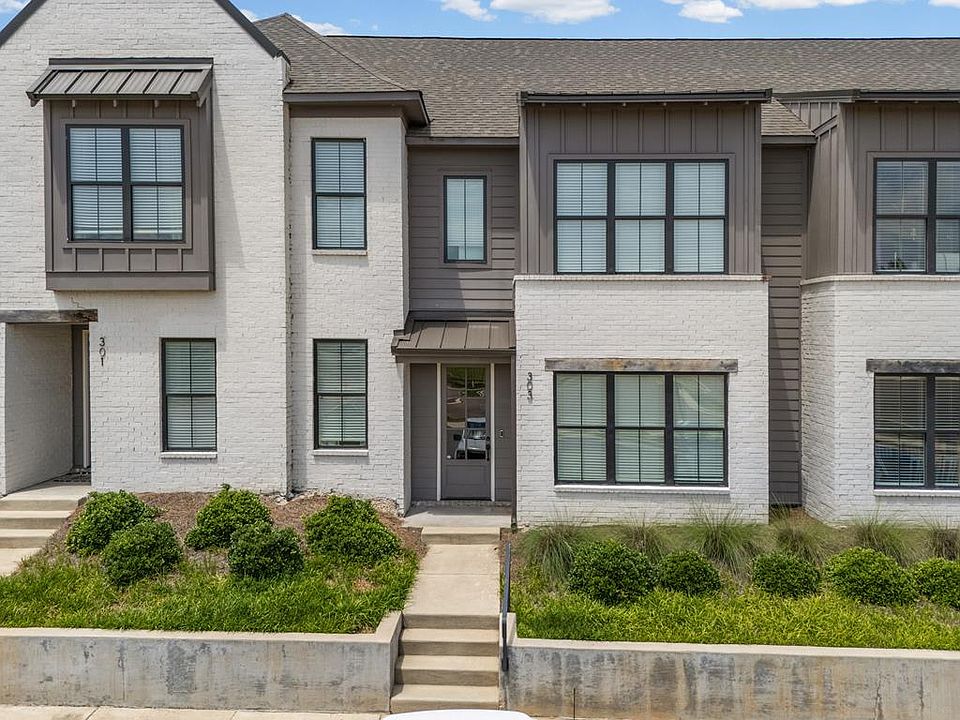 1st image of 303 Stillwater Ln