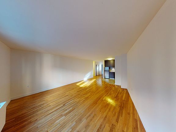 3rd image of 50 Prince St APT 6C