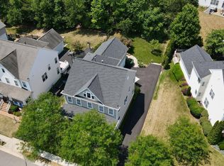 22417 Aging Oak Dr, Leesburg, VA 20175