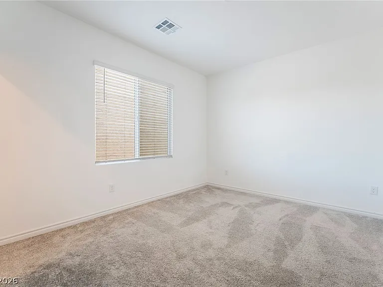 3952 Henny Ave — Photo 29
