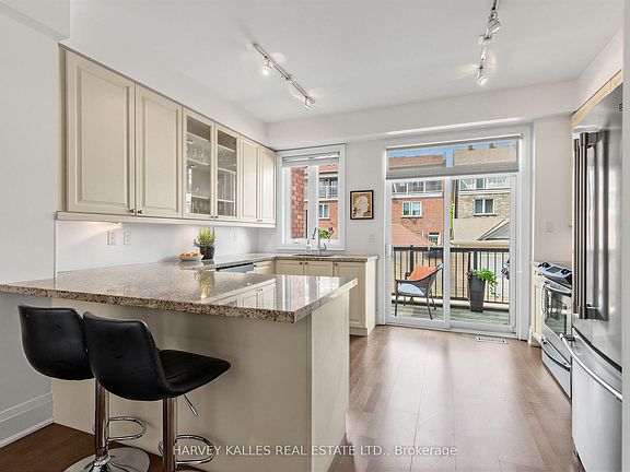 5th image of 18 Sargent Ln