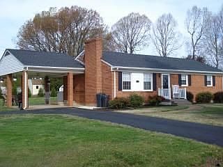 1st image of 166 Oakdale Cir