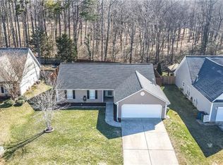 617 Walnut Crossing Dr, Whitsett, NC 27377