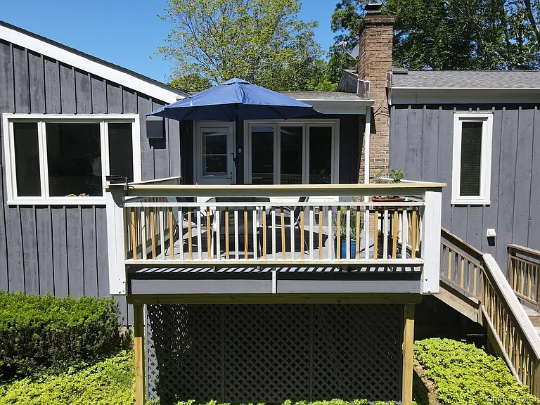 95 Linda Ln W — Photo 16
