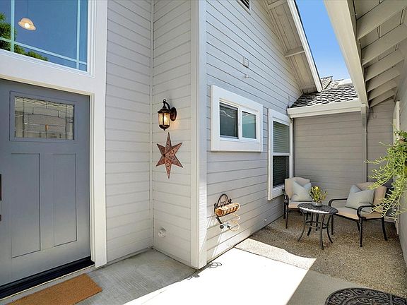 5th image of 1850 Bluebonnet Ct