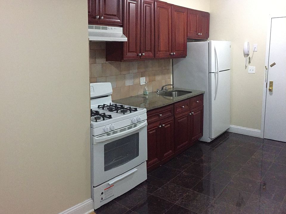 2nd image of 2017 Valentine Ave APT 7C