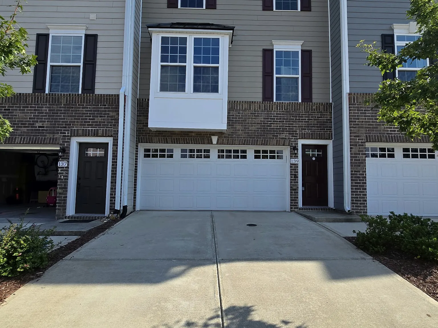3 bed, 2.5 bath, 2041 sqft, $2,490 — Photo 1