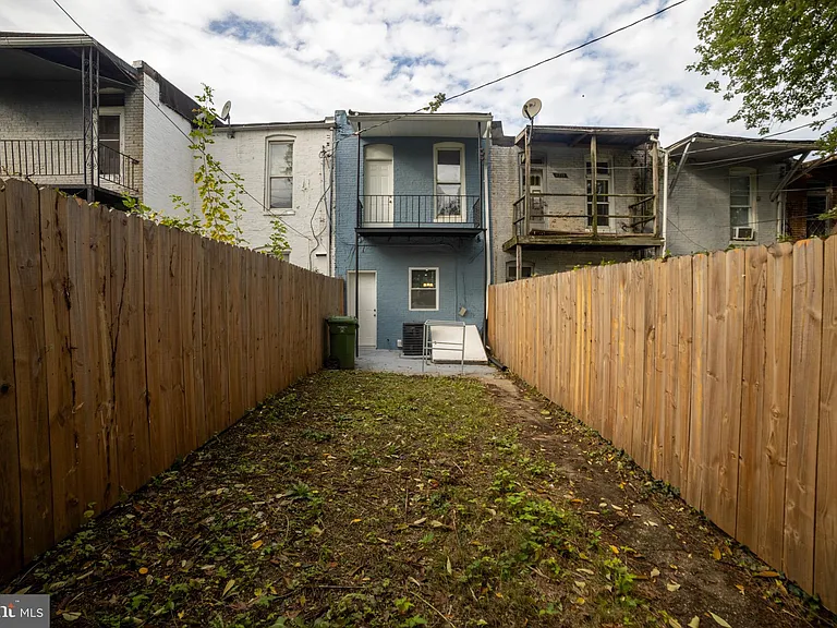2721 W Mosher St — Photo 17