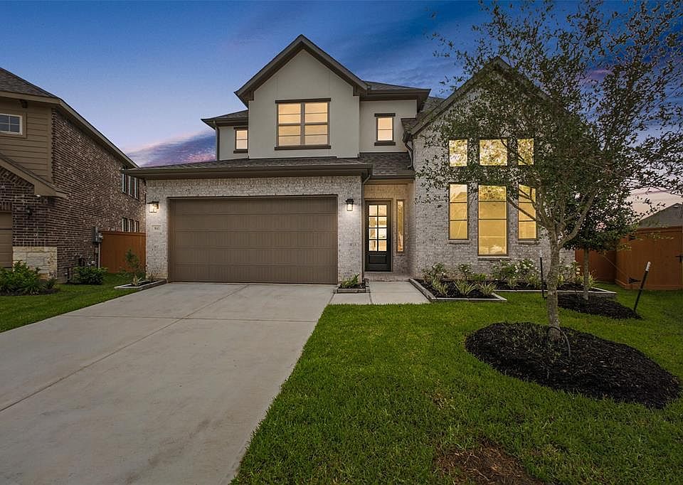 1st image of 841 Laguna Green Lane