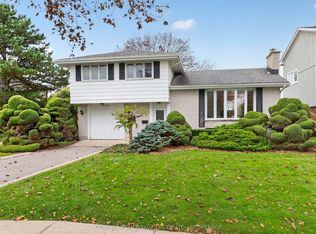 306 Norman Rogers Dr, Kingston, ON K7M 2R6