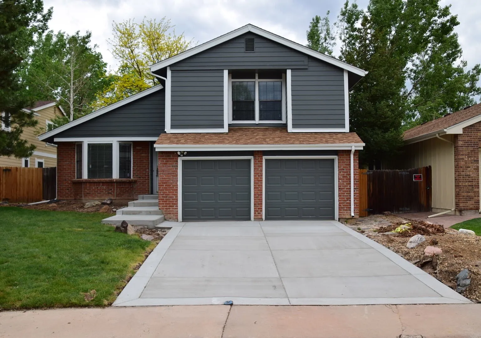 Beautiful 3 bed / 2.5 bath in Ken Caryl Ranch! — Photo 1