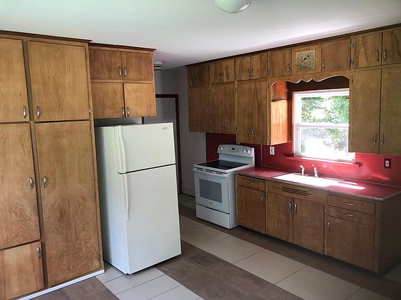4th image of 3999 E Landis Ave