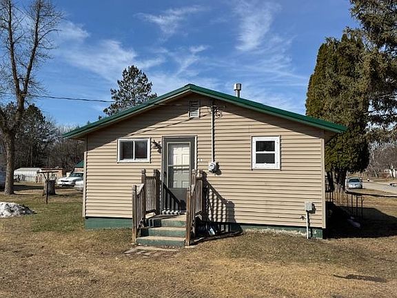 2nd image of 203 Nowell St W