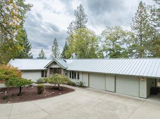 225 Lee Joy Dr, Grants Pass, OR 97526