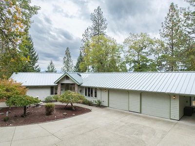 225 Lee Joy Dr, Grants Pass, OR, 97526