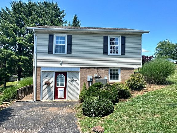 5th image of 111 Sherry Ln