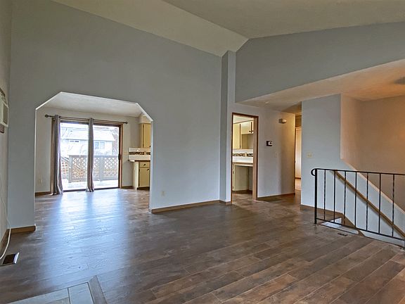 4th image of 124 E Rockwell Ave