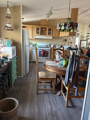 1433 Post Ave Photo 1